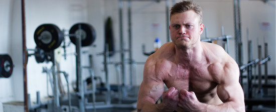 Styrkeløfter og bodybuilder på samme tid?