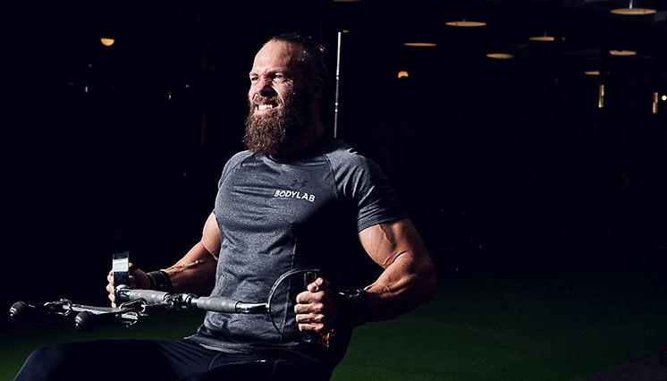 styrketræning, biceps, triceps, skuldre, bryst
