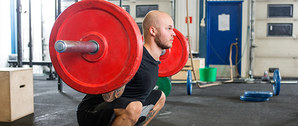 Knæbind og smerte ved squat?