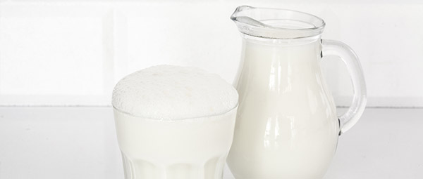 Er kærnemælk sundere end almindelig mælk?