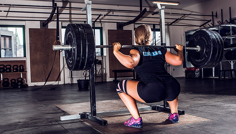 Squat træning kvinde