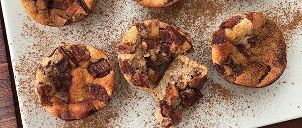 Saftige muffins med æble og kanel
